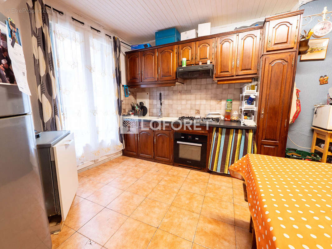 Maison de village à ILLE SUR TET , garage, 1 chambre et 1 bureau - photo 4