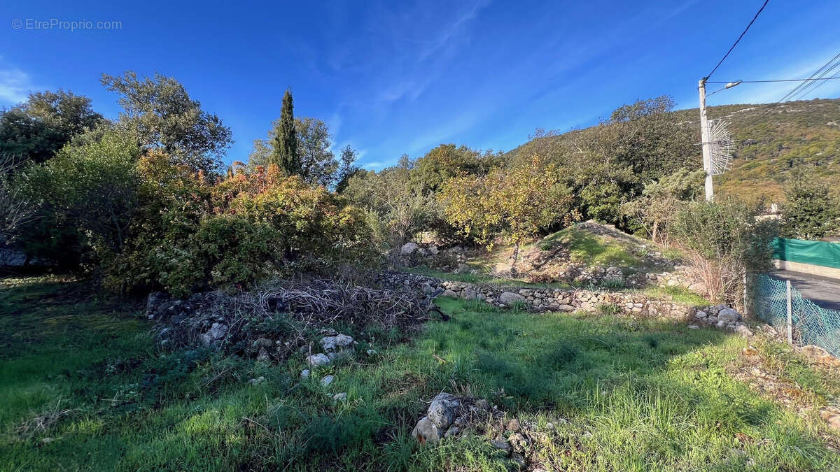 Terrain à GATTIERES