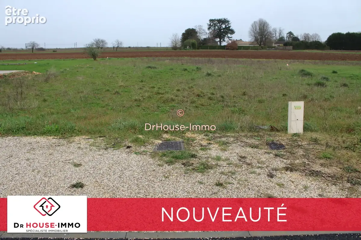 Terrain 769 m² à vendre à Roullet-Saint-Estephe (16440) - photo 2