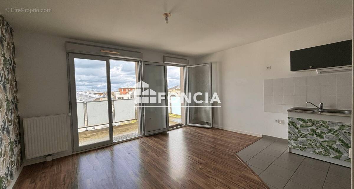 Appartement à AVRILLE