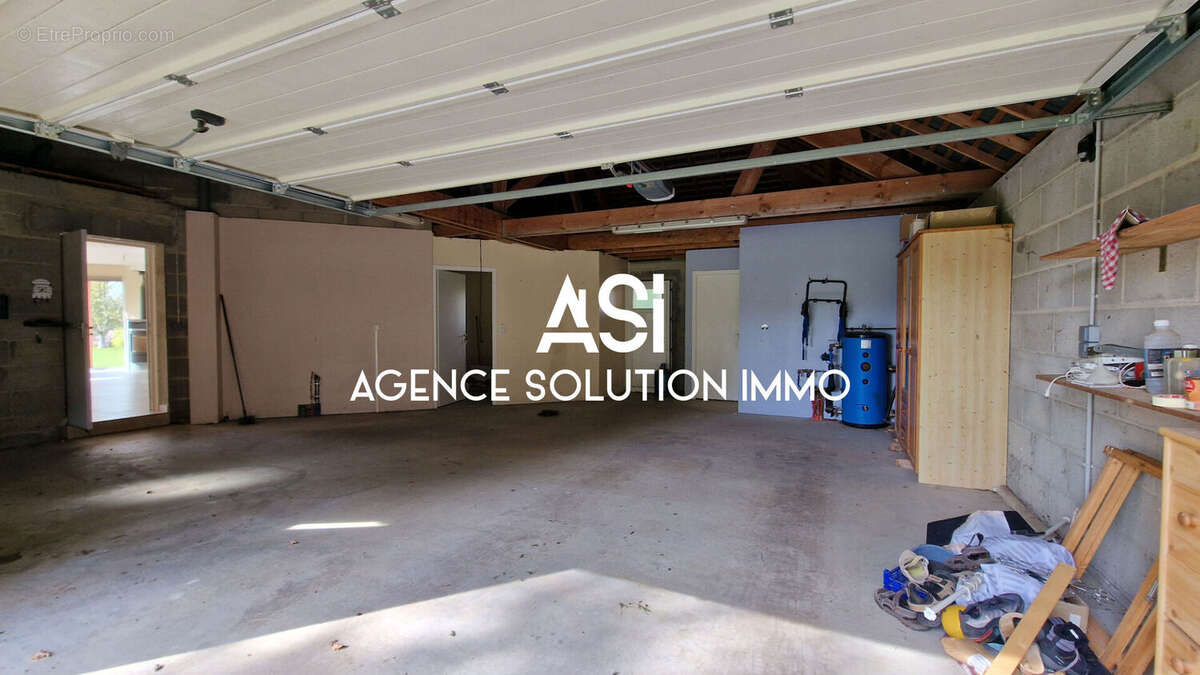 Maison à SAINT-CHARLES-LA-FORET