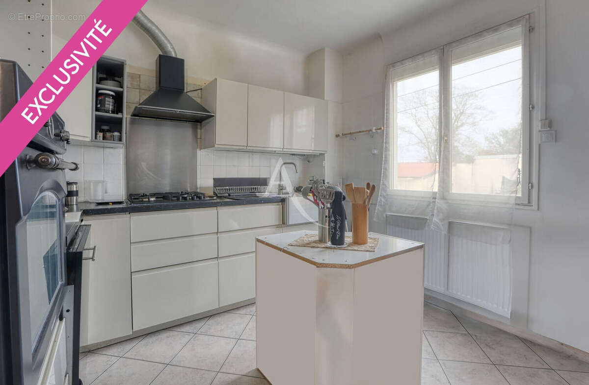 Maison à LES MUREAUX