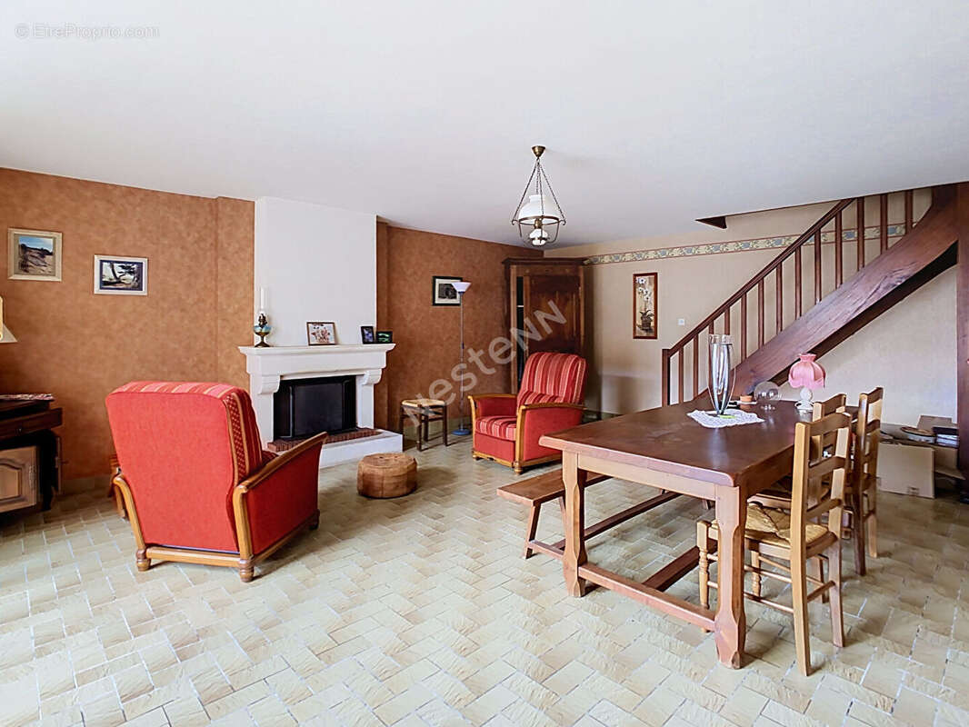 Maison Montfaucon Montigne 5 pièce(s) 123 m2 - photo 2