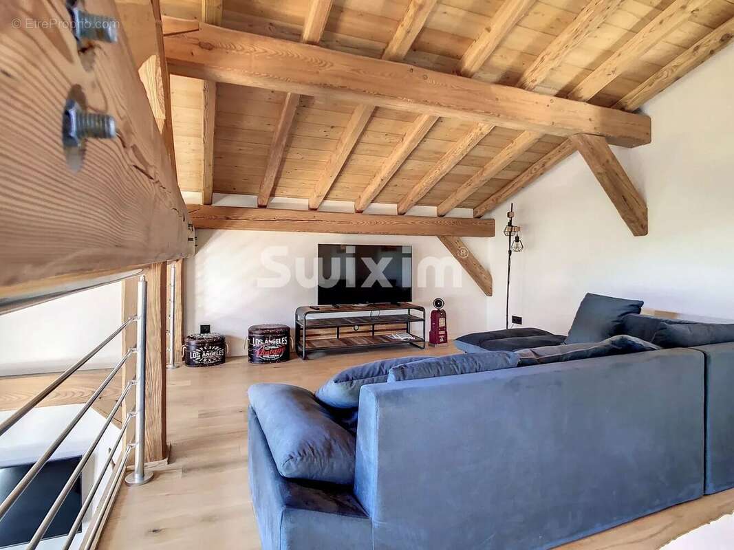 Chalet récent à vendre à Demi Quartier. - photo 2