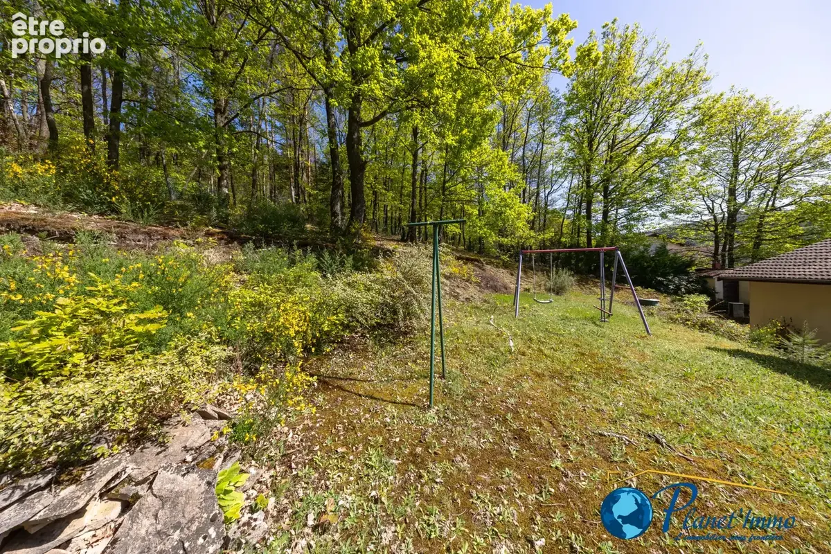 Maison individuelle de 233 m2 habitables avec terrain de 2100m2 arboré avec Piscine. - photo 19