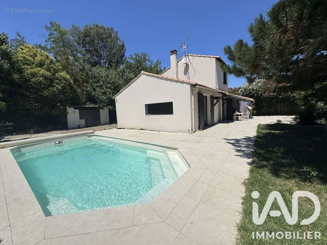 Maison 100 m² à Morieres-Les-Avignon  - photo 2