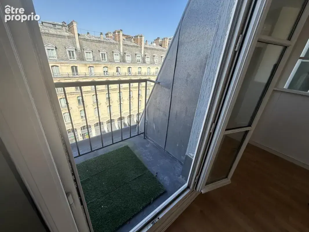 Paris 8 - 2 pièces - dernier étage - espaces extérieurs - photo 2