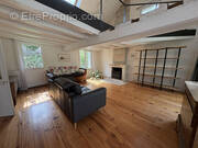 Maison à SAINT-CLEMENT-DES-LEVEES