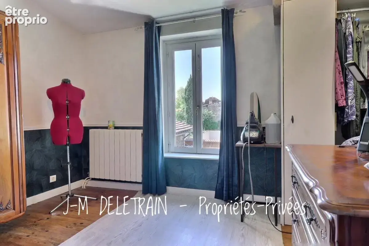 Vélines, maison de bourg en pierre avec atelier d'artiste et grandes dépendances - photo 8