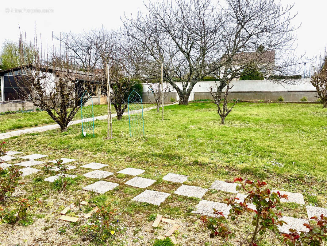 Maison à COGNAC-LA-FORET