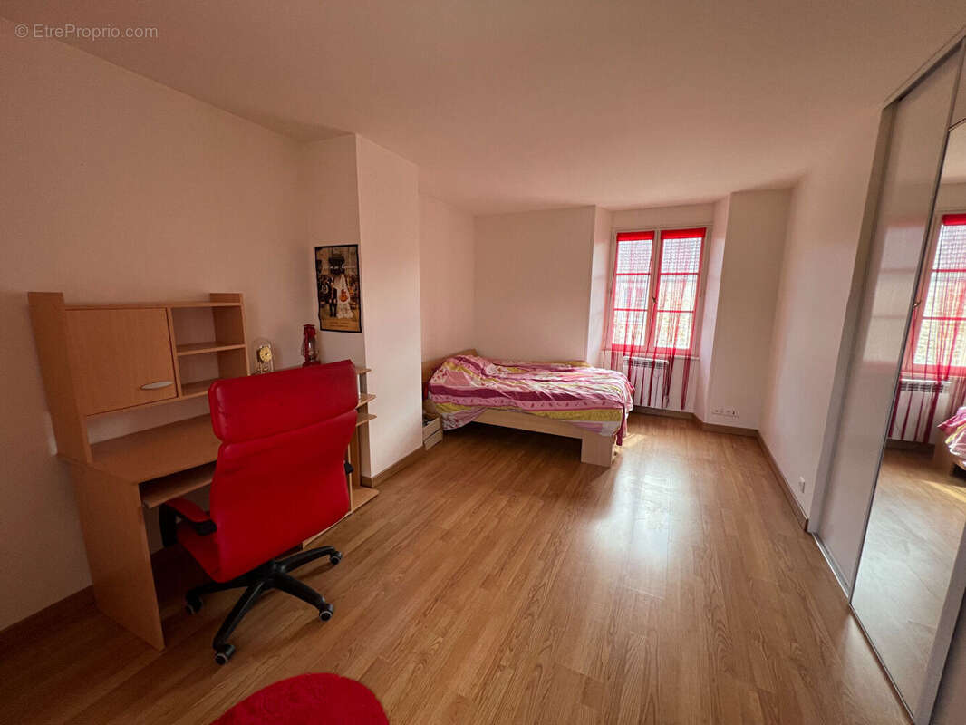 Maison à CERNAY-LA-VILLE