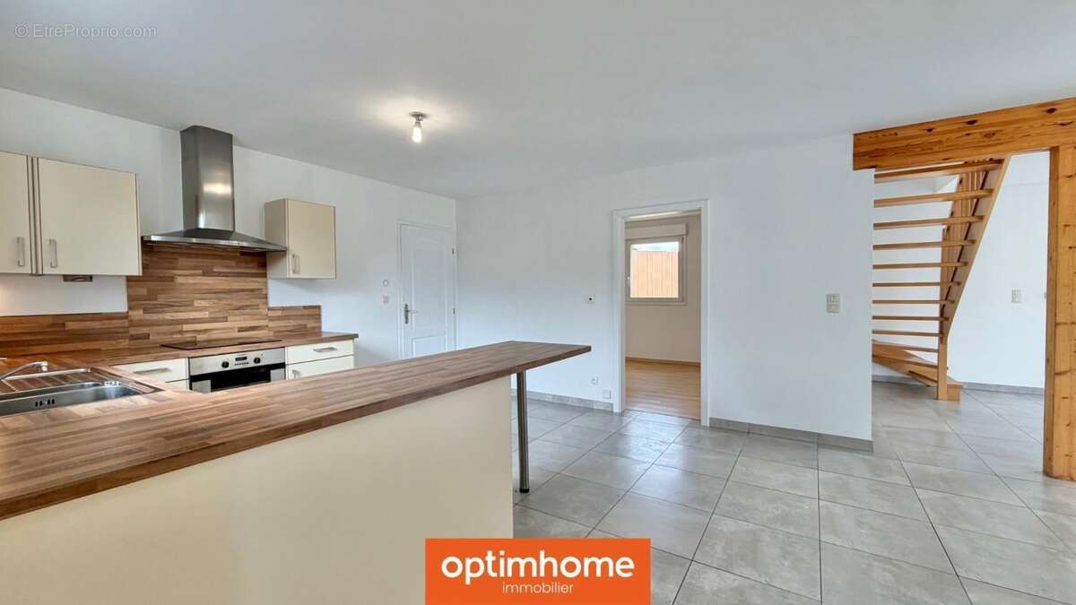 EN EXCLUSIVITÉ à SAULXURES-SUR-MOSELOTTE – Maison récente 117 m² environ au sol (90 m² Carrez)  3 chambres  Vivable de plain-pie - photo 5