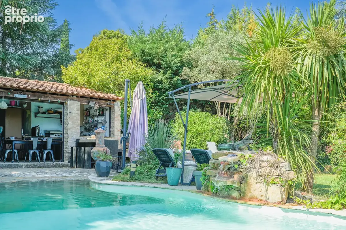 FUVEAU - Magnifique maison de famille de 197m² avec dépendance possible - DPE A - Parcelle de 2000m² arboré avec piscine à débor - photo 13