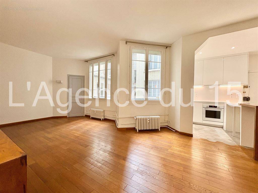 Appartement à PARIS-15E