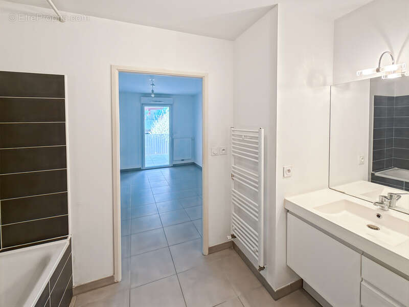 Appartement à JUVIGNAC