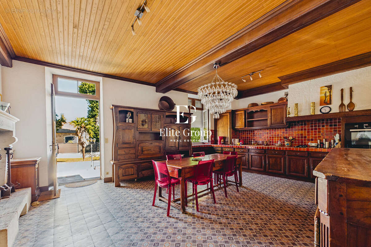 Maison à CHATEAUNEUF-SUR-CHARENTE