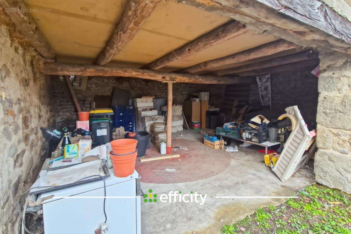 Parking à ISSERTEAUX