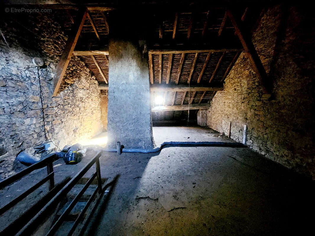 Appartement à POLIGNY