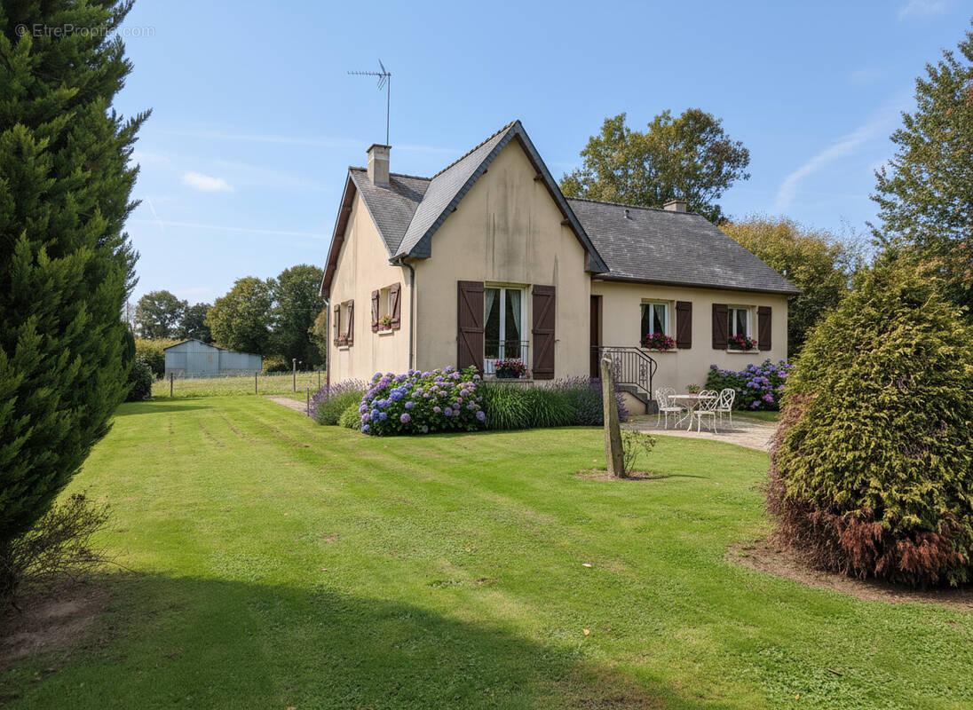 Maison à SAINT-DENIS-DE-GASTINES