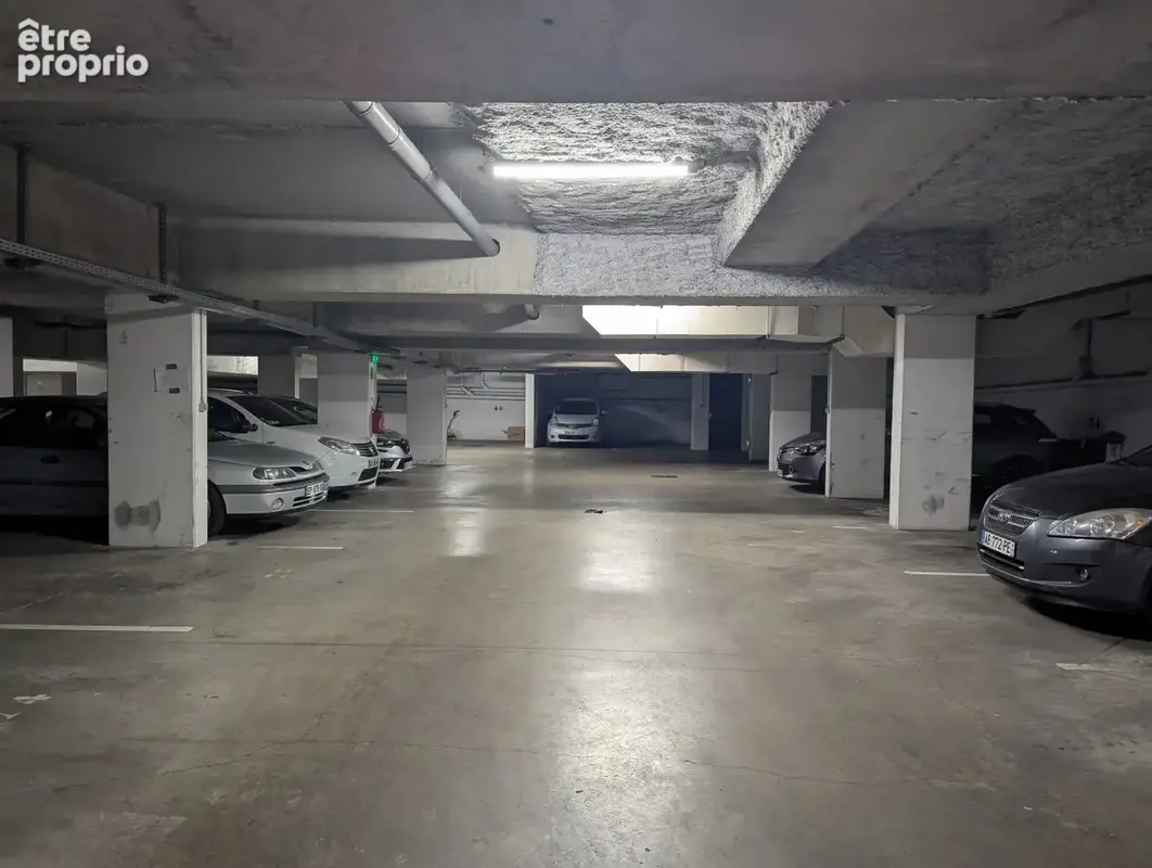 A vendre : parking sous-sol - embouchure/ponts jumeaux - photo 3