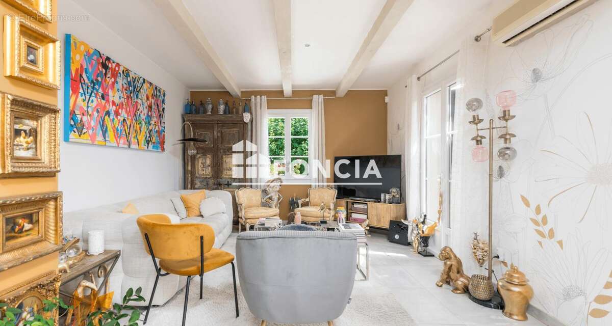 Coup de cœur ! Maison familiale 7 pièces de 201 m² avec piscine et grand garage à Forcalquier - photo 9