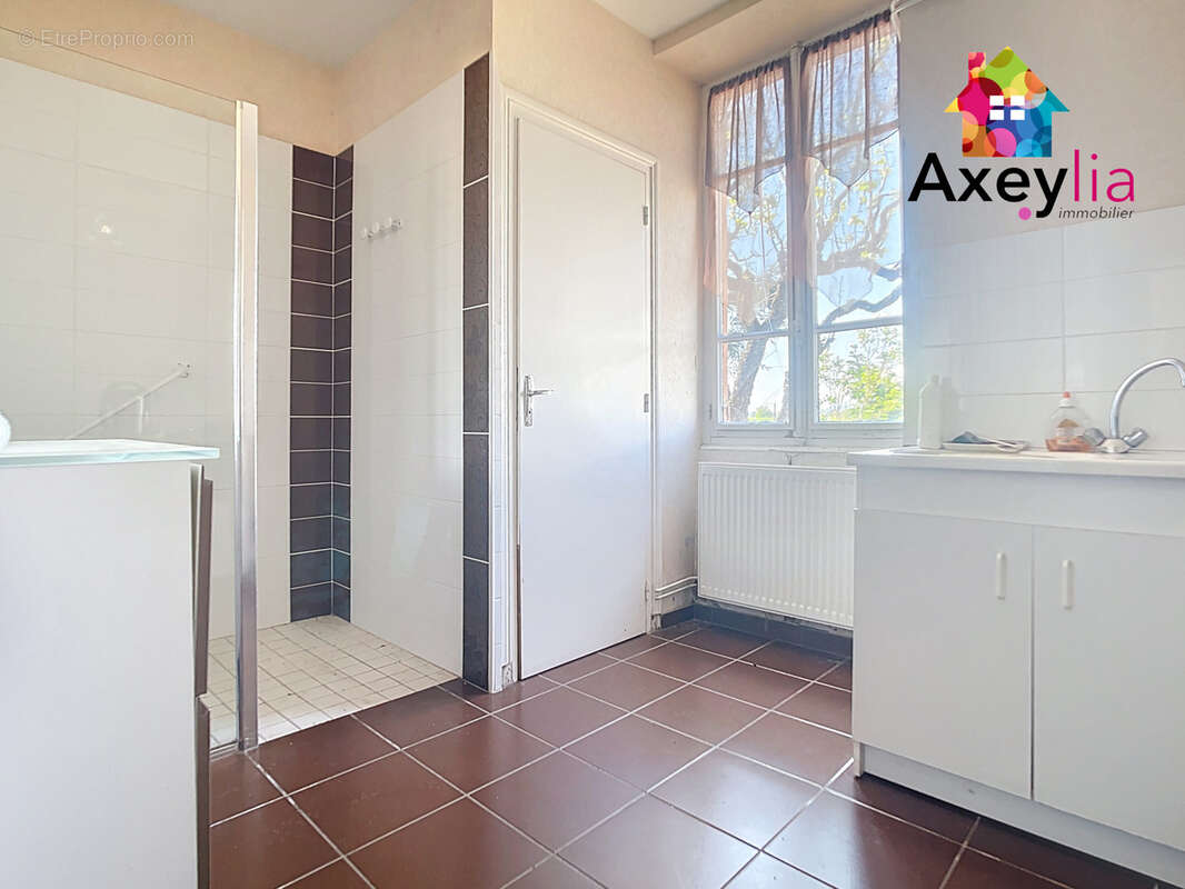 Maison à SAINT-ROMAIN-LA-MOTTE