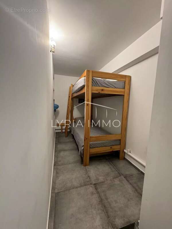 Appartement à ROQUEBRUNE-SUR-ARGENS