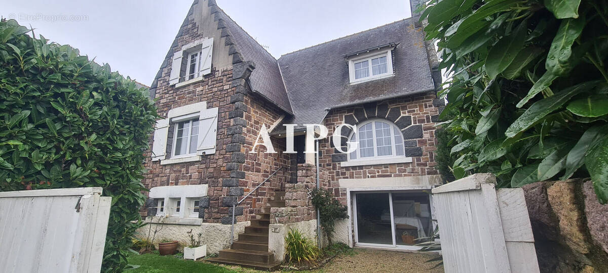 Maison à ETABLES-SUR-MER