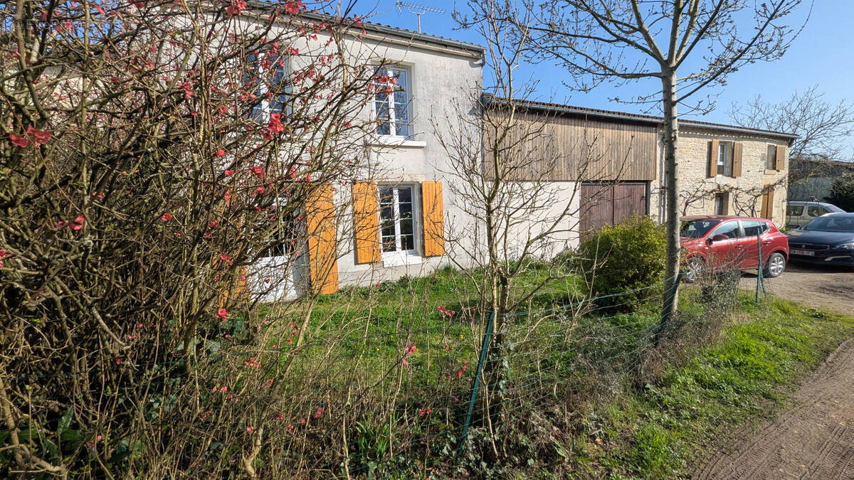 Maison à LE VANNEAU-IRLEAU