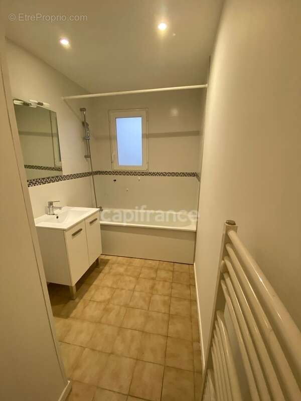 Maison à MONTENESCOURT