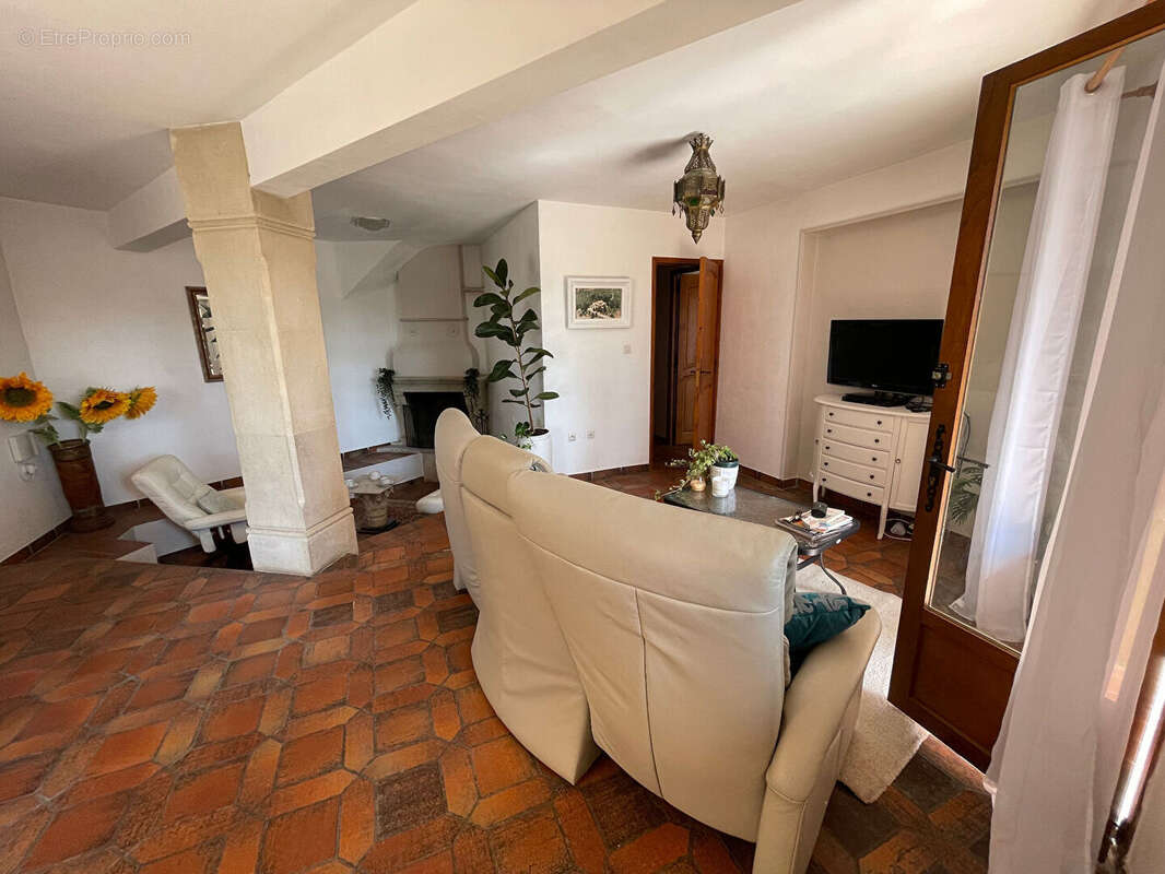 Maison à CHATEAUNEUF-LE-ROUGE