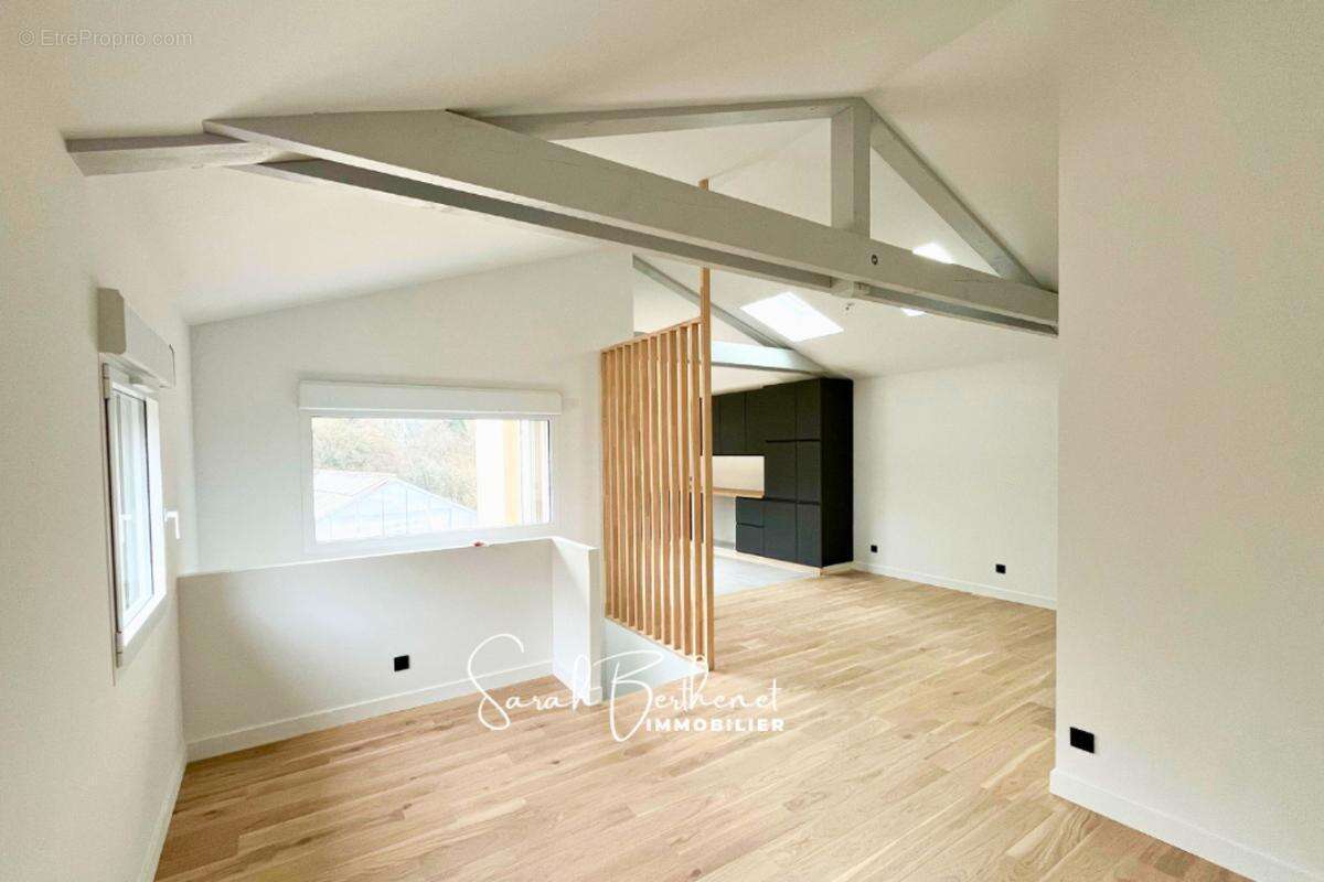 Appartement à CHAMPAGNE-AU-MONT-D'OR