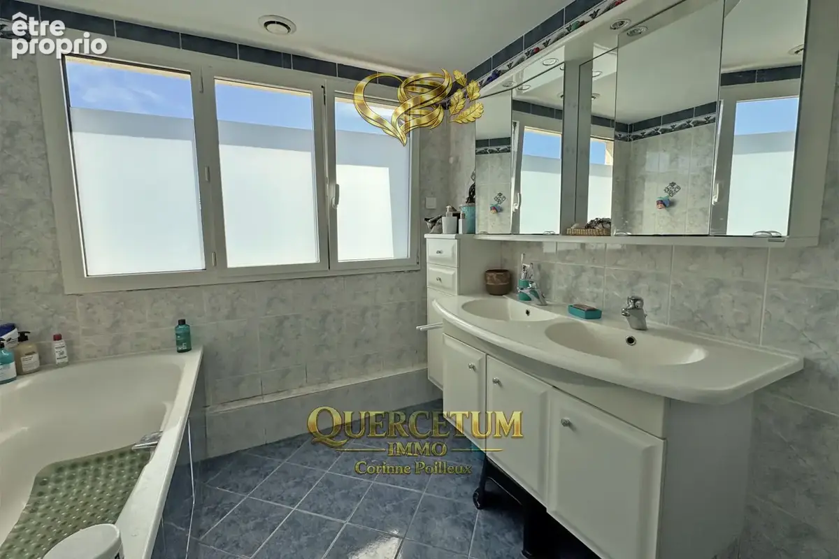 'PEUPLIER ROMANTIQUE' : Appartement 3 pièces 62.75 m2 Carrez - 2 Chambres - Cave. Parking extérieur - LE CHES - photo 11