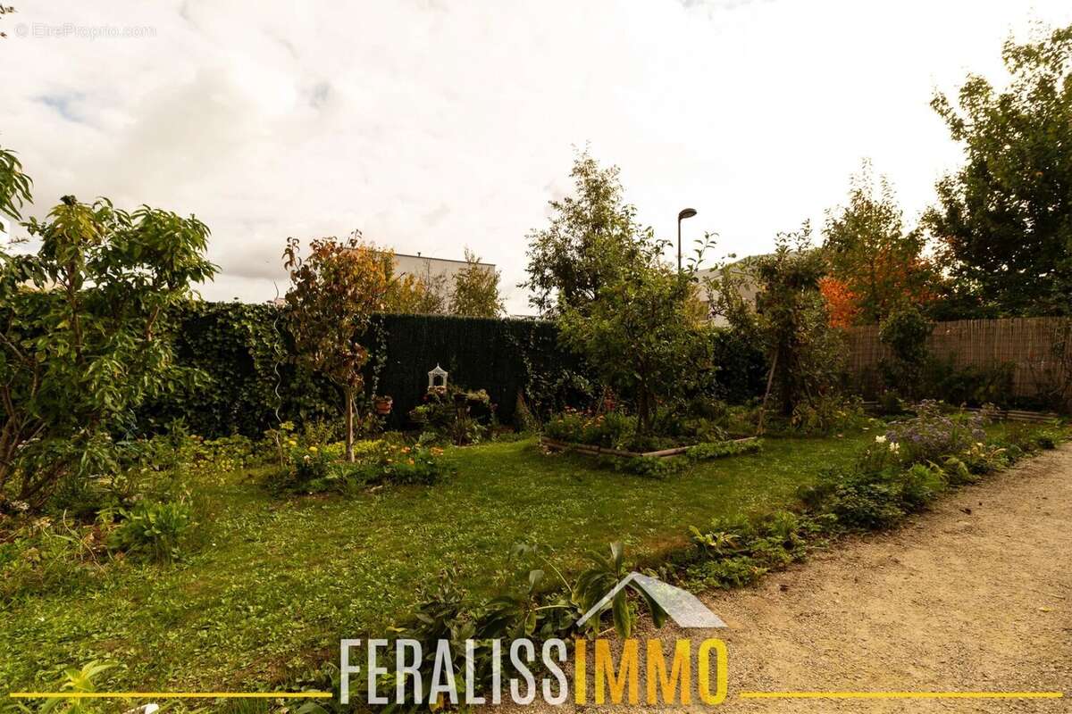 Maison à JOUY-LE-MOUTIER