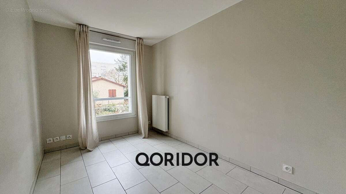 Appartement à MEYZIEU