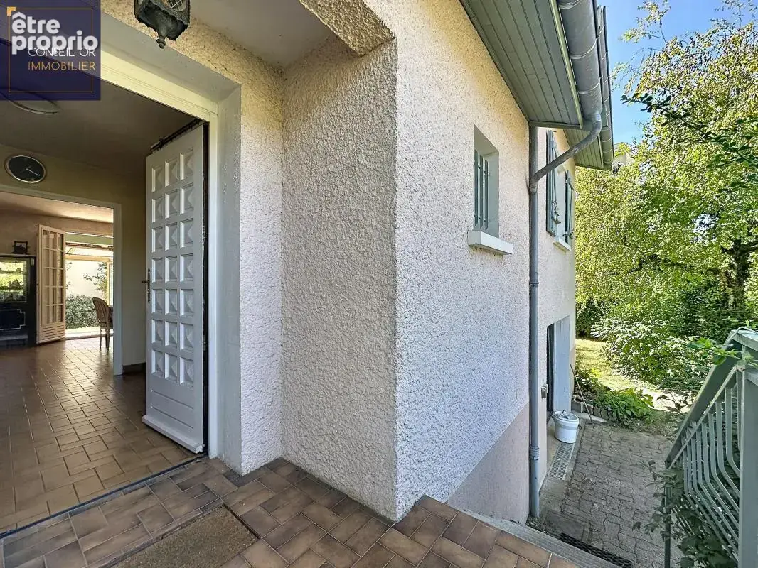 Maison Oullins 5 pièces 80 m² sur 600 m² de terrain avec terrasse et garage - photo 2