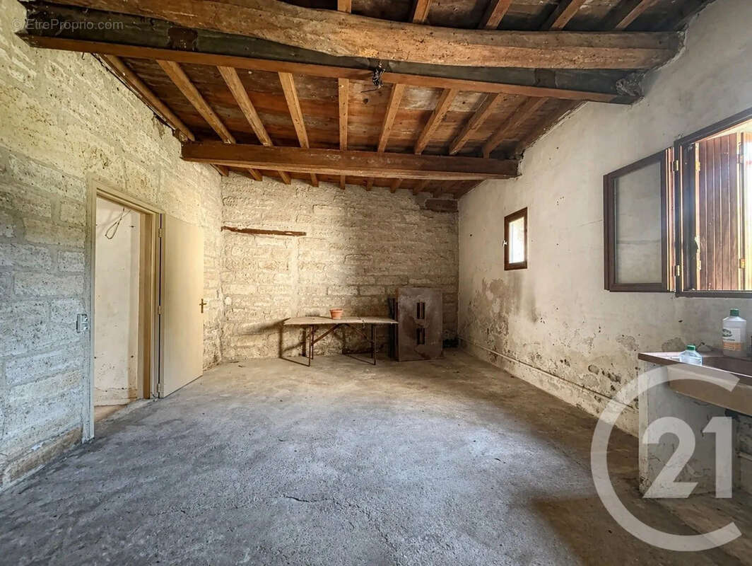 Maison à LAVERUNE