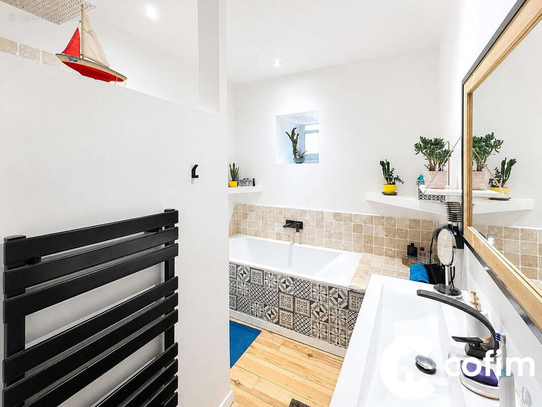 Appartement à MAZERES-LEZONS