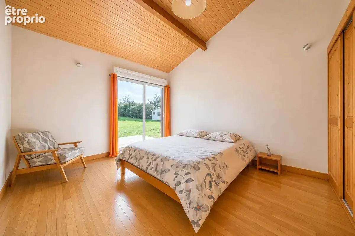Maison lumineuse de 196 m² à Cubzac-les-Ponts - photo 10