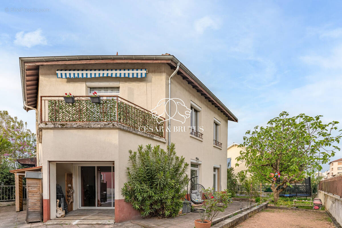 Maison à VILLEURBANNE