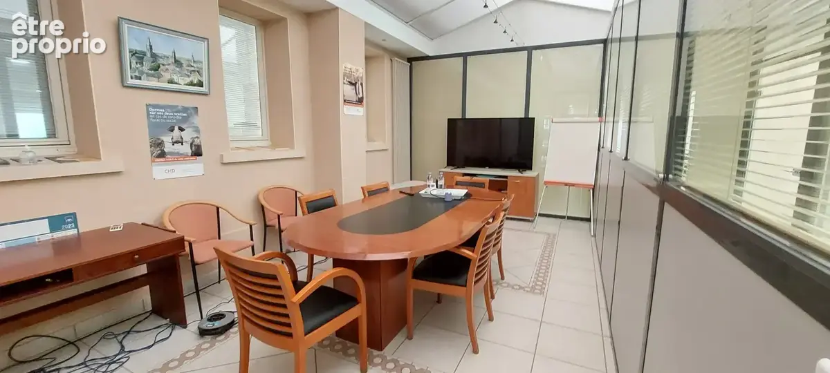 Immeuble a usage professionnel de 625 m2  tout de plain pied - photo 3