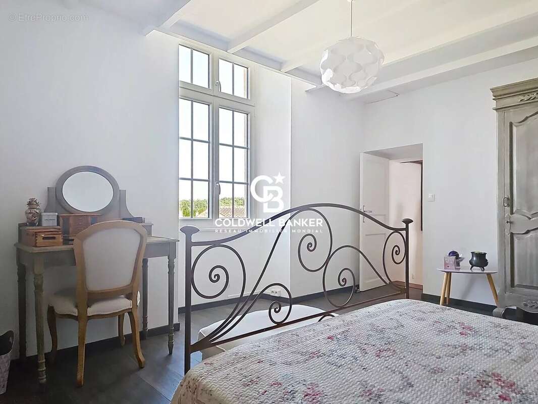 Maison à SAINT-JEAN-D'ANGELY