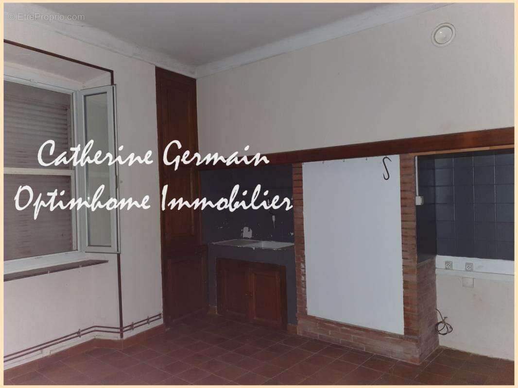 A Aigues Vives (11), à vendre : maison de village à rénover avec cour, terrasse et grand garage - photo 11