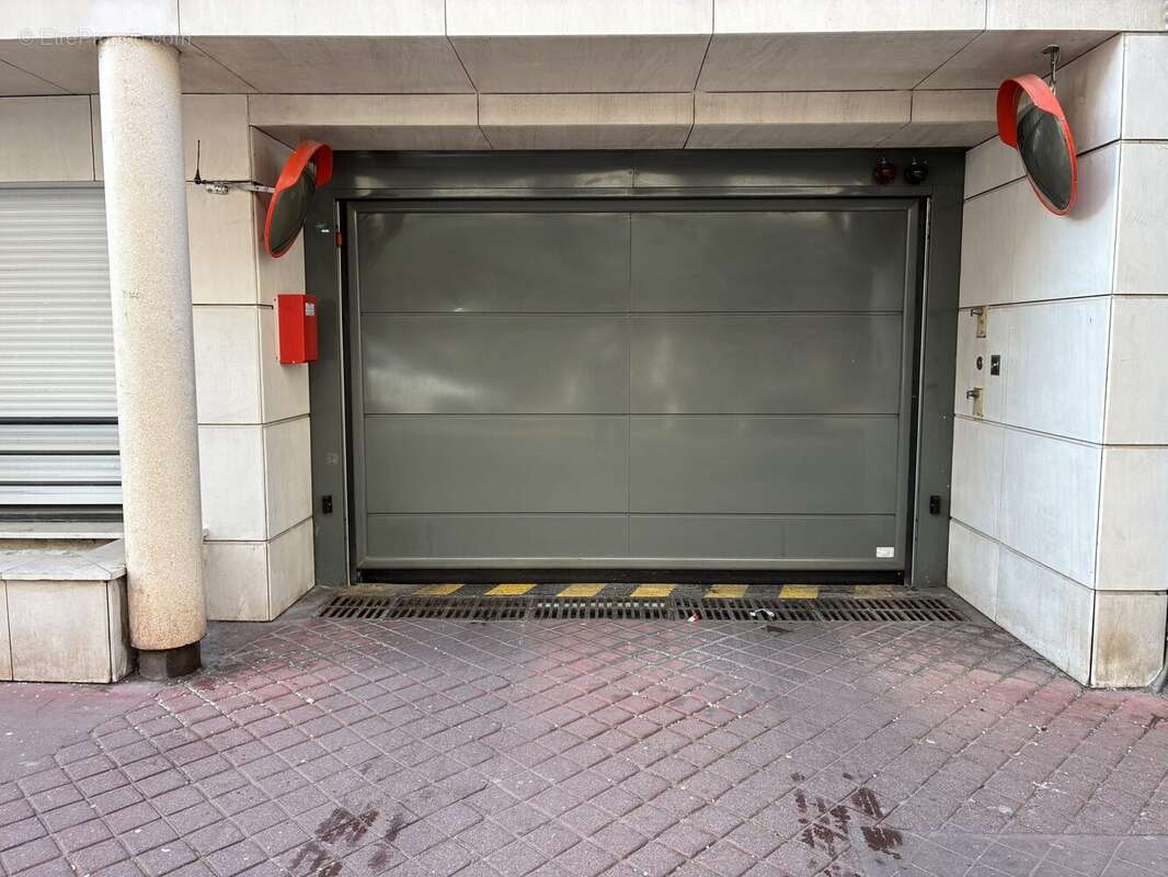 Parking à LEVALLOIS-PERRET