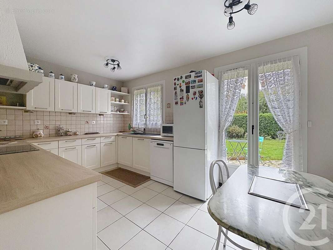 Maison à COMBS-LA-VILLE