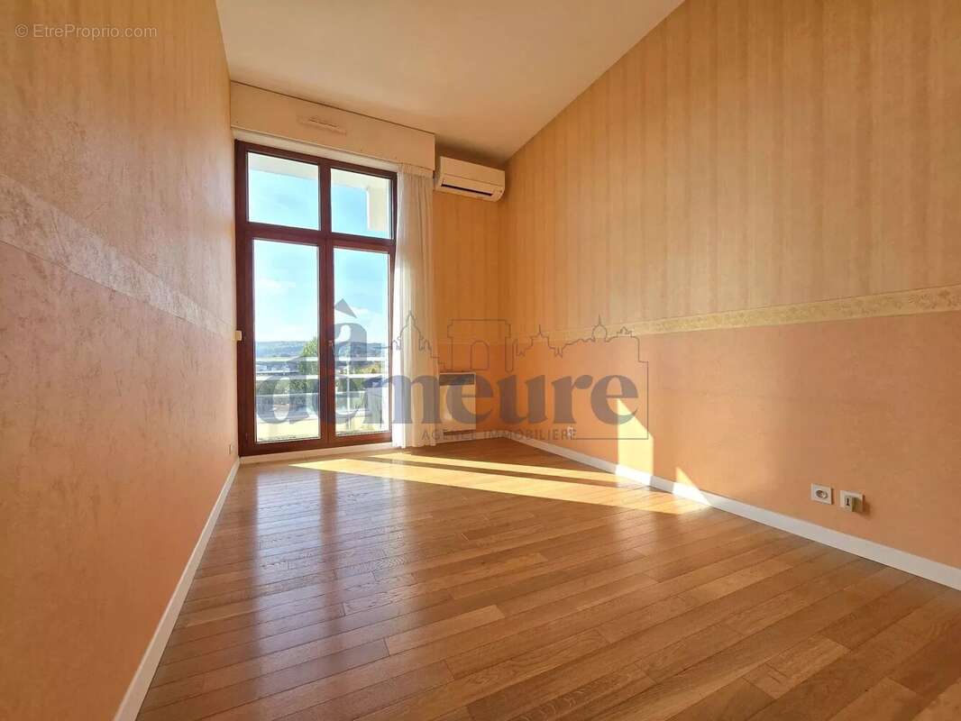 Appartement à ISSY-LES-MOULINEAUX
