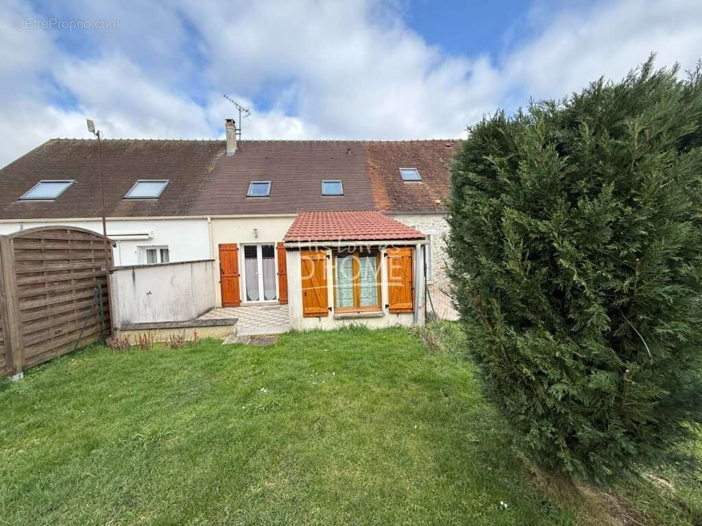 Maison à PECY