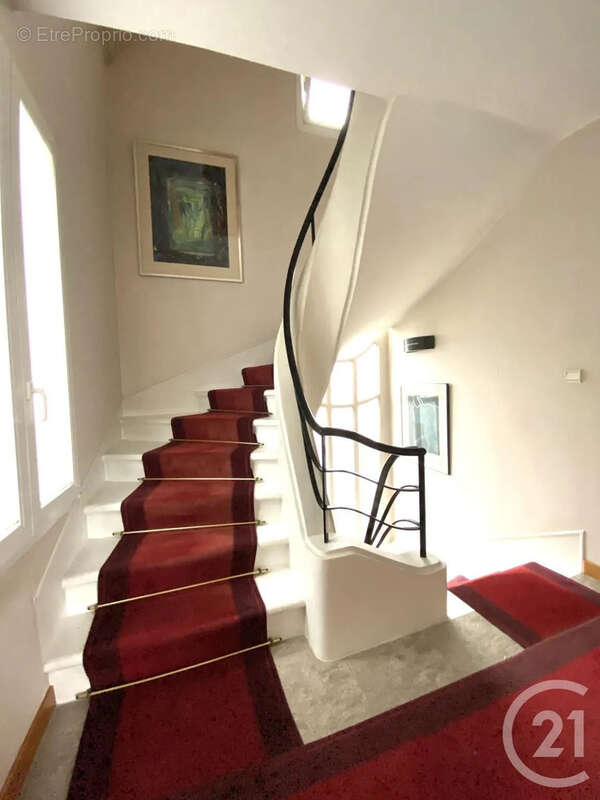 Maison à SAINT-MAUR-DES-FOSSES