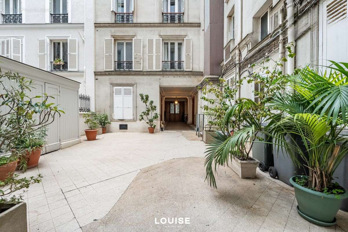 Appartement à PARIS-17E
