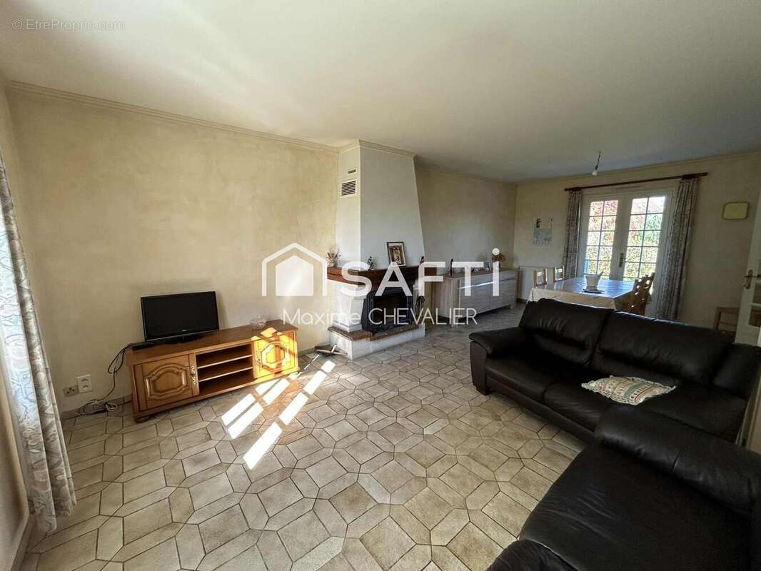 Maison 122 m² à Tranzault  - photo 2